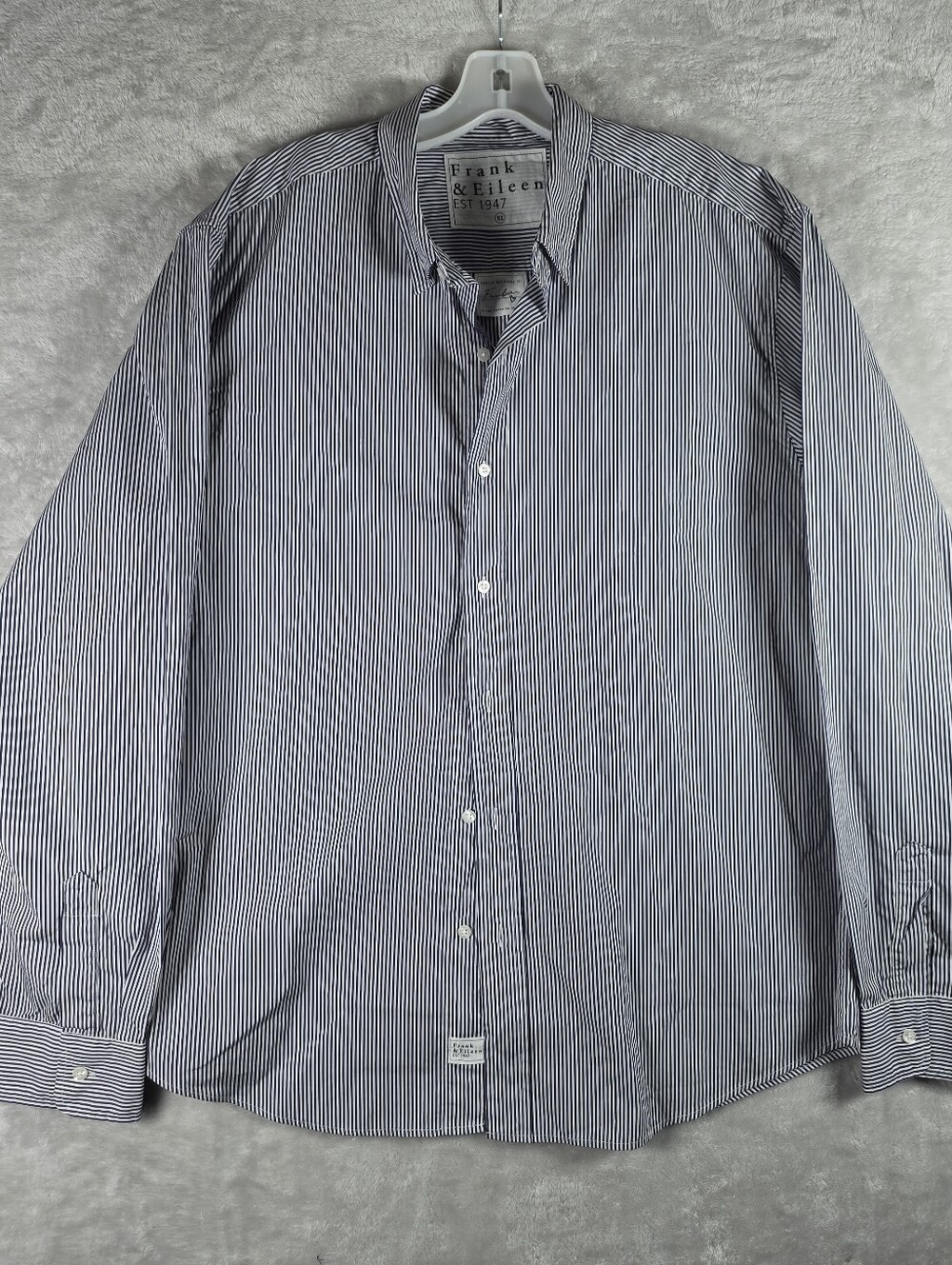 Frank & Eileen Finbar Long Sleeve Button Up Mens Extra Large Blue Pinstripe